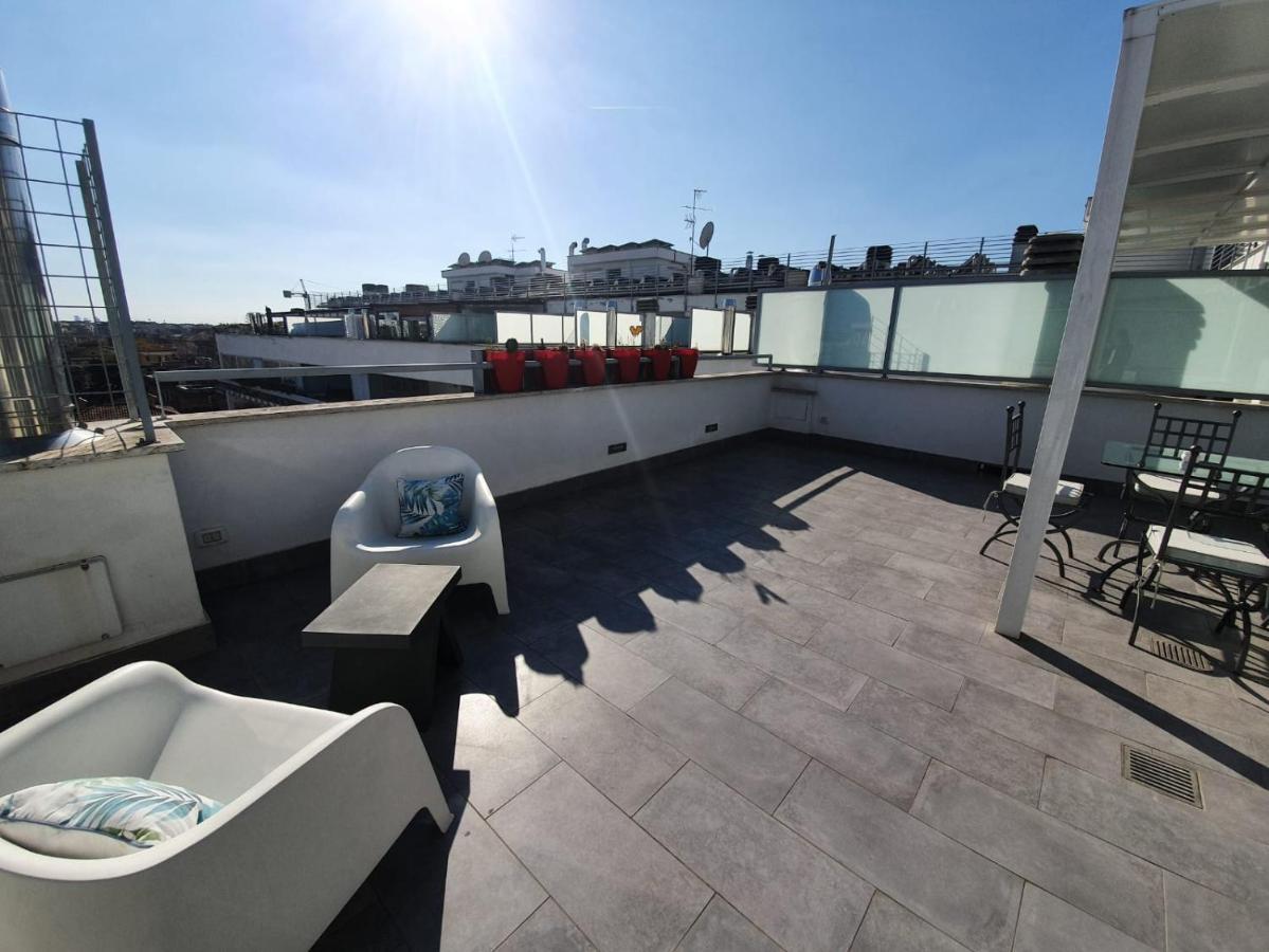 Penthouse 41 In Trastevere With Big Terrace Rome Exterior photo