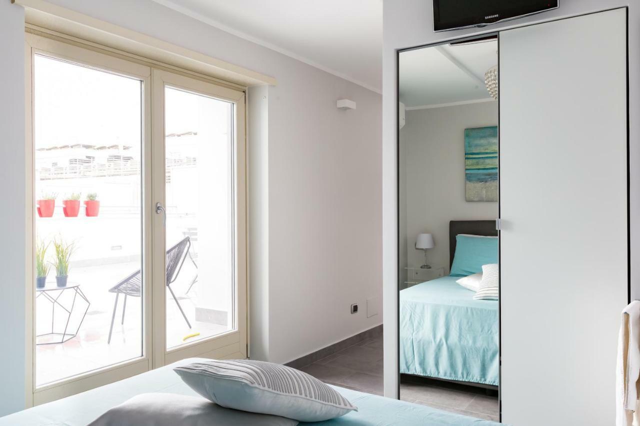 Penthouse 41 In Trastevere With Big Terrace Rome Exterior photo